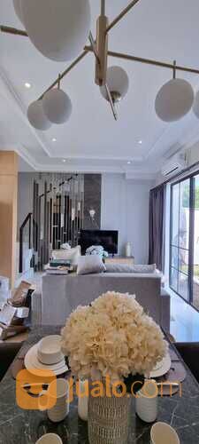 Rumah Surabaya Barat Mansion Nine KONSEP UNIK ATTIC DAN BALKON