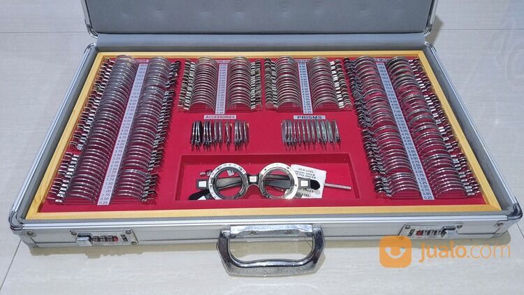 Alat Optik TRIAL TEST BOX ALAT PERIKSA MATA WARNA MERAH