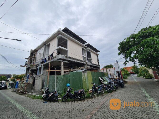 Rumah Kutisari Indah Barat Surabaya