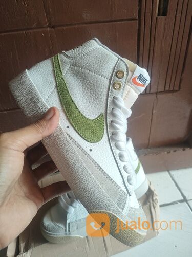 Sepatu Blazer Mid Vintage Snakeskin Sepatu Blazer Vintage