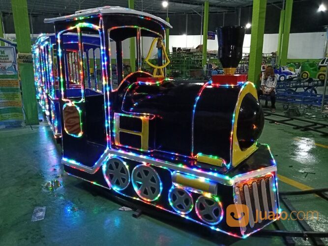 kereta lantai thomas besar mall