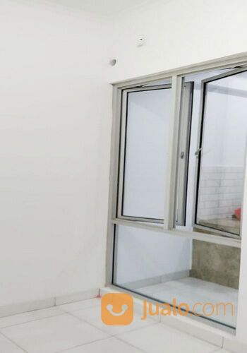 Rumah di Mutiara Gading City Bekasi Dekat South Lake Park Bekasi, RS Taman Harapan Baru