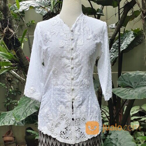 DISKON 50% Kebaya Encim Putih Bahan Katun Hias Aplikasi Bordir Lengan 3/4 Arcobaleno