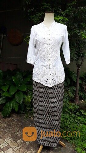 DISKON 50% Kebaya Encim Putih Bahan Katun Hias Aplikasi Bordir Lengan 3/4 Arcobaleno