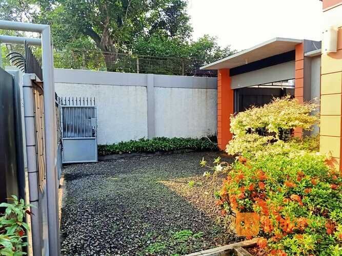 Rumah Murah, Asri, Sejuk, lokasi di Jatiwaringin, Pondok Gede