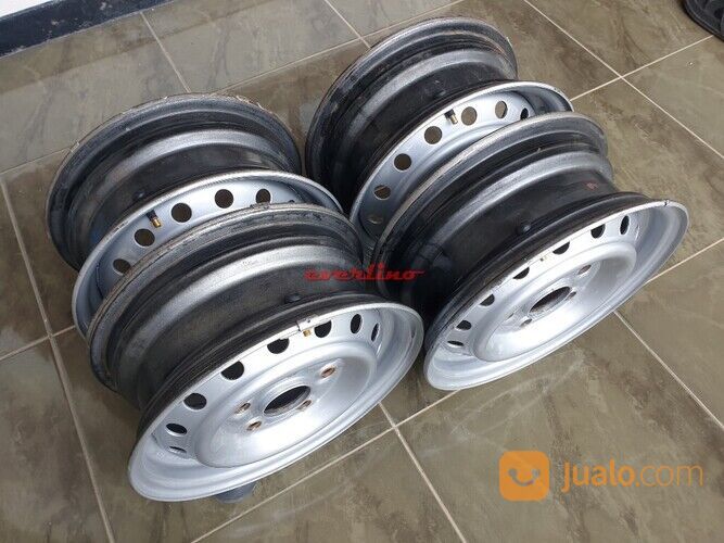 berkah BEKAS 4pcs barusan REPAINT velg besi kaleng R13 5x114 surabaya