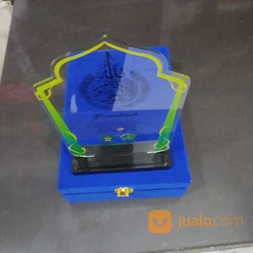 Cetak akrelik plakat