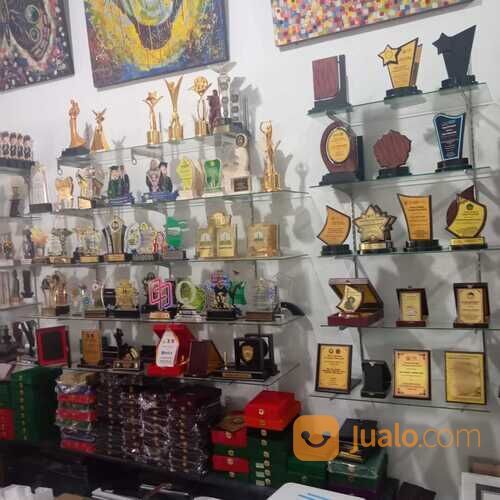 Cetak akrelik plakat