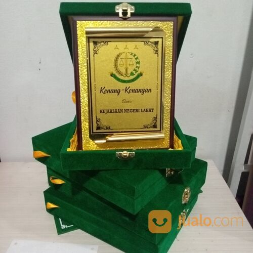 Cetak akrelik plakat