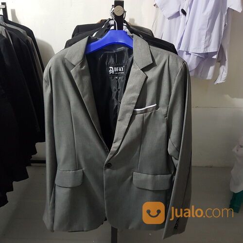 Penyewaan jas pria dan wanita