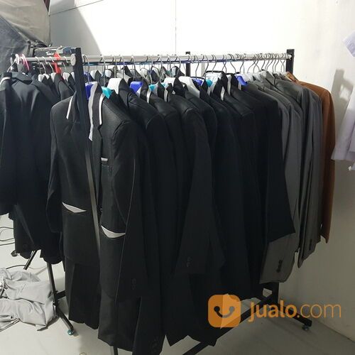 Penyewaan jas pria dan wanita