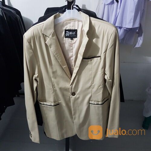 Penyewaan jas pria dan wanita