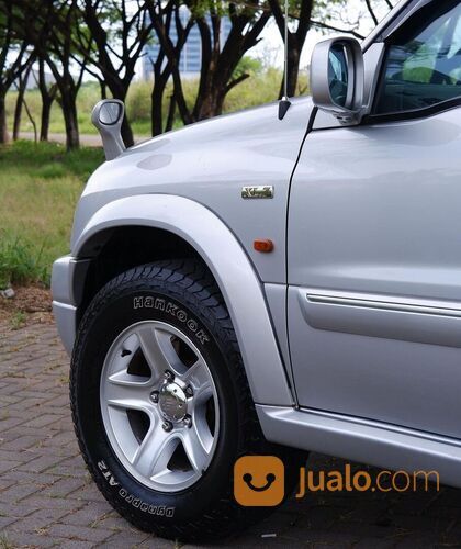 suzuki escudo tahun 2005
