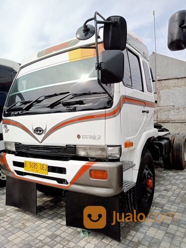 HEAD TRAILER NISSAN CWA 260 HT 6X4 2012