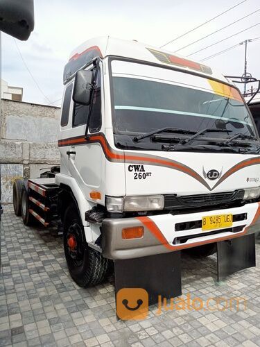 HEAD TRAILER NISSAN CWA 260 HT 6X4 2012