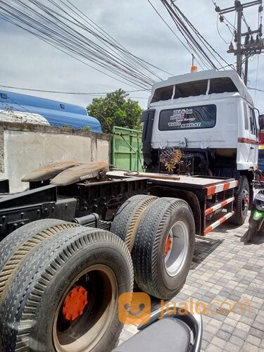 HEAD TRAILER NISSAN CWA 260 HT 6X4 2012