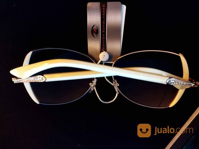 SALE Kacamata Gaya Wanita Barteloni Kondisi Gress Cream Light Permata