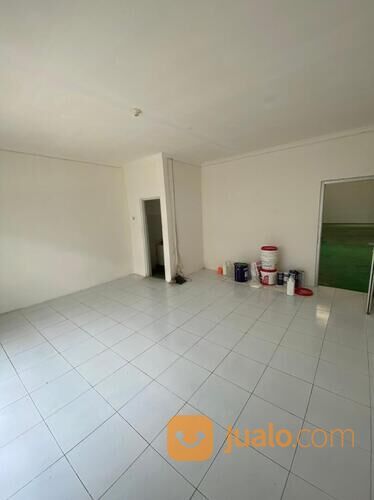 gudang di komplek pergudangan kencana Trosobo