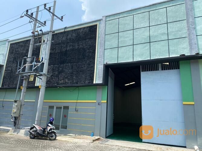 gudang di komplek pergudangan kencana Trosobo