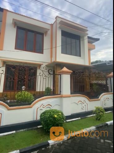 Rumah mewah di kompleks PanjiTilar kota Mataram