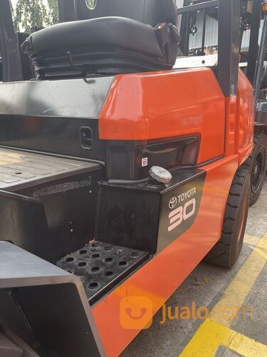 Toyota Forklift 3 ton model FDZN30