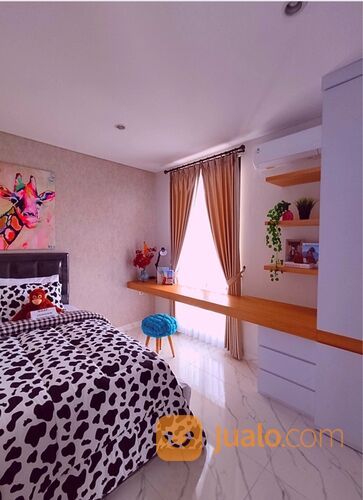 RUMAH MODERN POSISI SUDUT GRAND AZALEA GARDEN