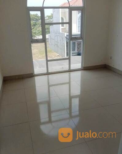 Rumah 2 lantai siap huni luas 6x15 90m2 Type 2KT Cluster La seine JGC Jakarta Garden City Cakung