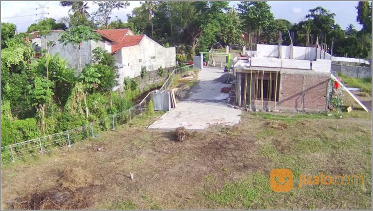 Tanah Utara Pasar Kolombo Akses Jalan Paving Dan Mobil Simpangan