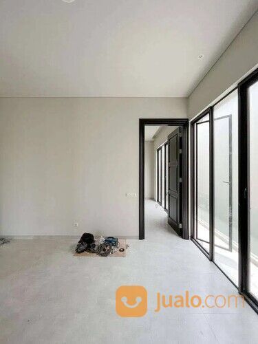 Rumah Bagus Minimalis Surabaya di Jalan Manyar Tirtoasri