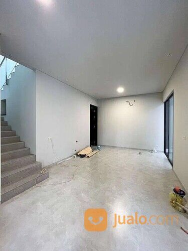 Rumah Bagus Minimalis Surabaya di Jalan Manyar Tirtoasri