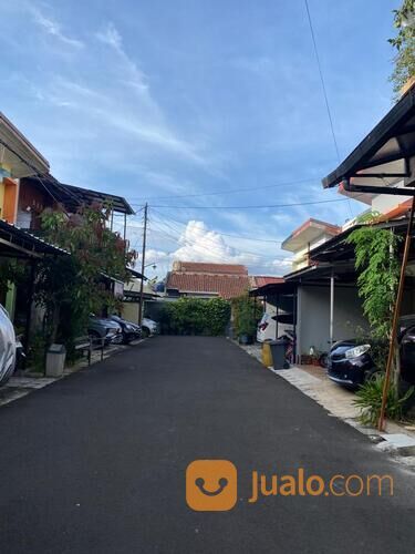 Rumah di Green Santika Beji Depok (7 MENIT TOL KUKUSAN)
