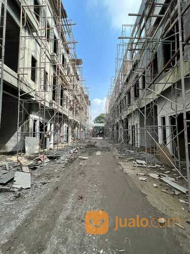 THE FULLERTON (Jalan Madio Santoso - Krakatau) Medan