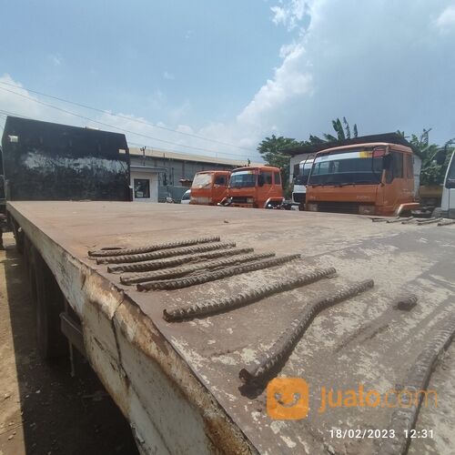 Truk Losbak / Bak Terbuka ISUZU GIGA FVZ 34 - 285 PS Tahun 2012 Tronton 6x4