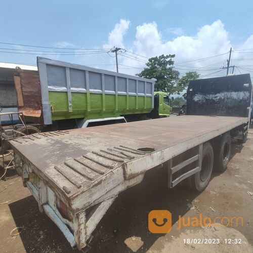 Truk Losbak / Bak Terbuka ISUZU GIGA FVZ 34 - 285 PS Tahun 2012 Tronton 6x4