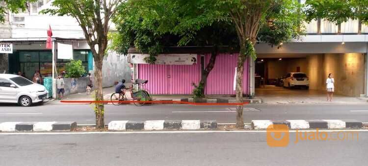 Tanah Istimewa Yogyakarta pinggir jalan raya jl. R.E Martadinata Wirobrajan