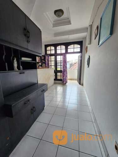 Rumah 2Lt Strategis di Raya Dwiwarna Mangga Besar Jakarta Pusat