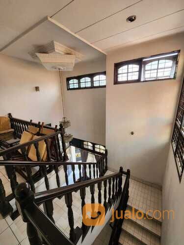 Rumah 2Lt Strategis di Raya Dwiwarna Mangga Besar Jakarta Pusat