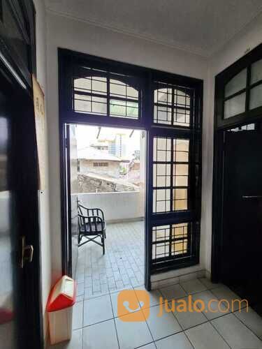 Rumah 2Lt Strategis di Raya Dwiwarna Mangga Besar Jakarta Pusat