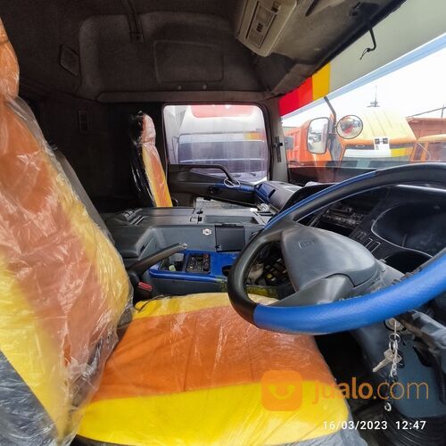 Truk Wingbox Mitsubishi Fuso Super Great 6D24 Tahun 2008