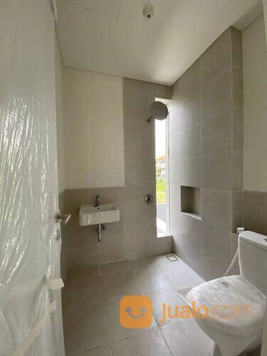 Rumah Baru Gress di Perumahan Graha Natura Surabaya