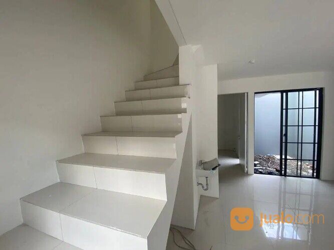 Rumah Baru Gress di Perumahan Graha Natura Surabaya