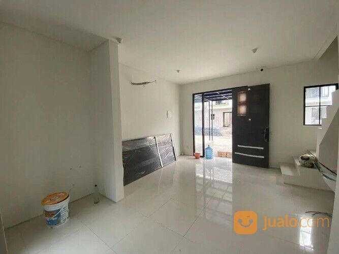 Rumah Baru Gress di Perumahan Graha Natura Surabaya