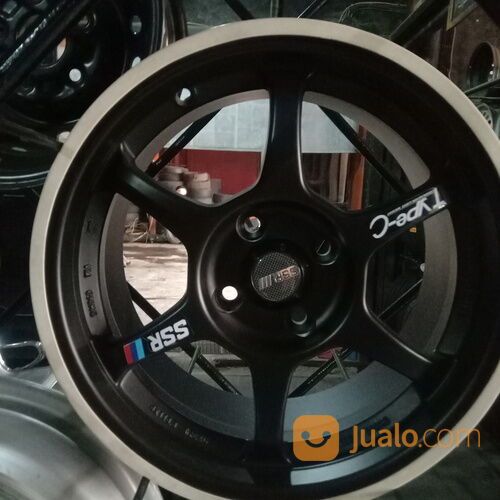 Velg ban mobil baru dan bekas