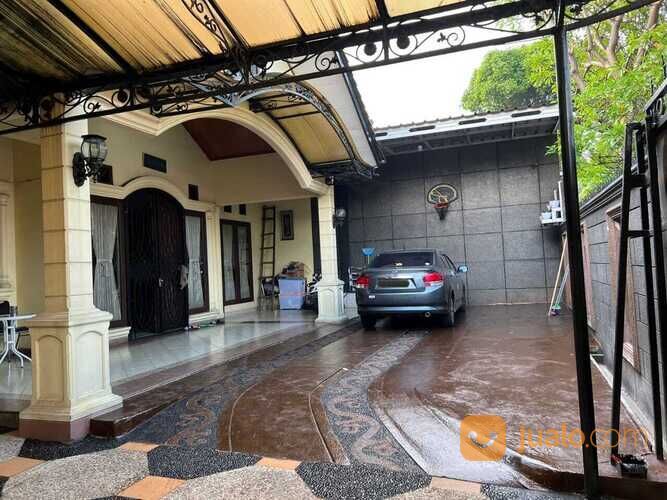 Rumah lux ada kolam renang di duren sawit ,jakarta timur