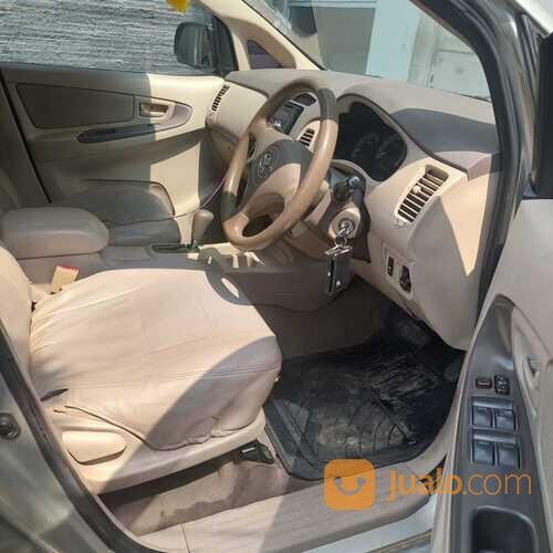 Toyota Innova type G matic Tahun 2005 warna Silver Metalik