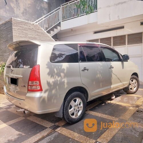 Toyota Innova type G matic Tahun 2005 warna Silver Metalik