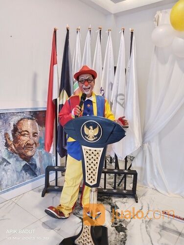 Robot keren dan badut sulap ulang tahun