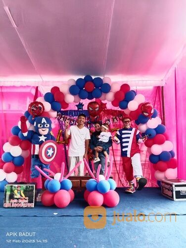 Robot keren dan badut sulap ulang tahun