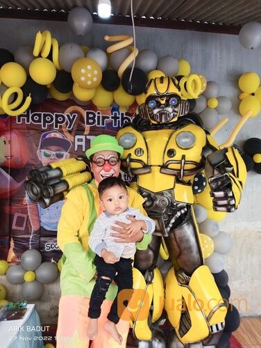 Robot keren dan badut sulap ulang tahun