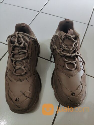 Sepatu balenciaga ori